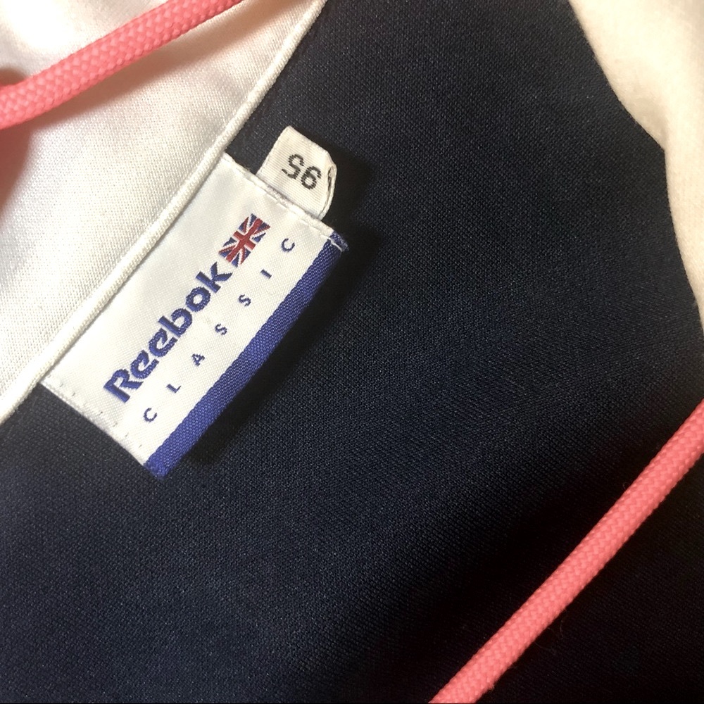 Retro Reebok Short Sleeve Sweatshirt - Picture 6 of 9